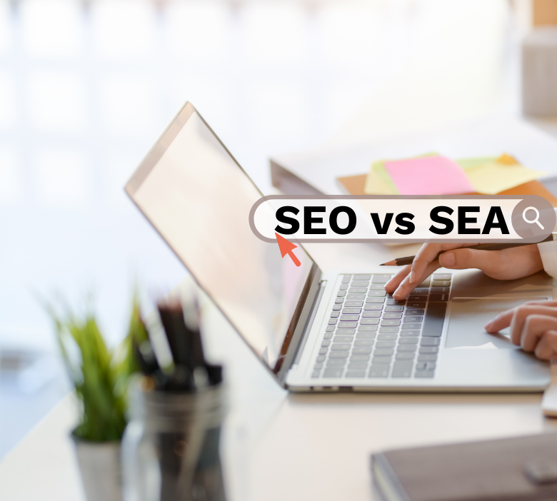 Ecran ordinateur : SEO vs SEA